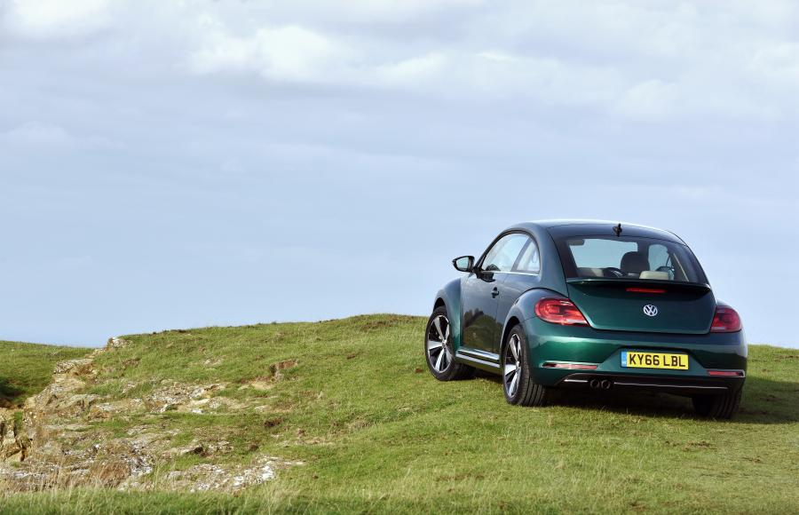  Volkswagen Beetle 2016 года  (UK) (фото 13 из 26)